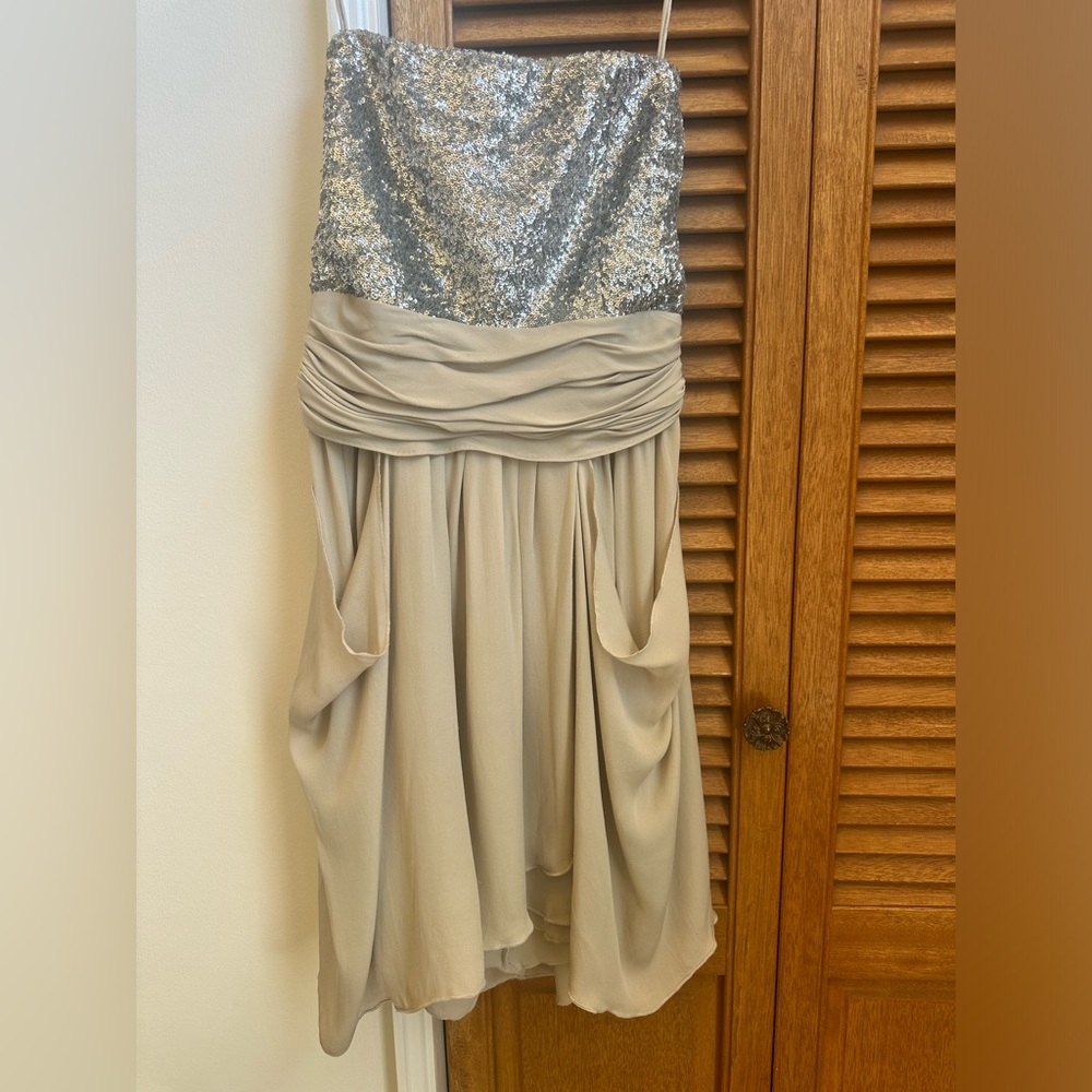 Alice + Olivia Womens Dress Size 2 Silver Taupe Sequined Sheath Strapless Short